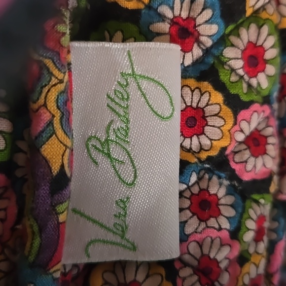 Vera Bradley overnight bag, duffel bag style. - Picture 10 of 10